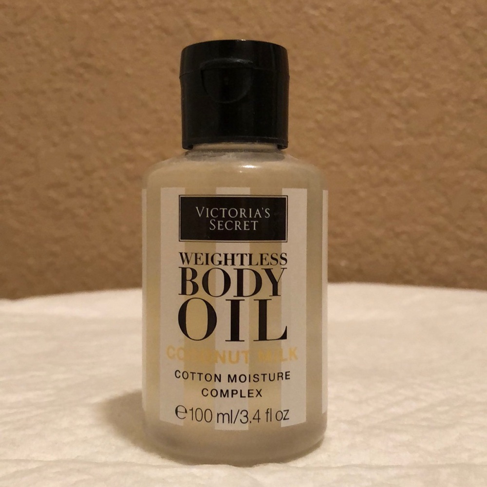 NWT Victoria’s Secret Weightless Body Oil Coconut Milk Cotton Moisture Complex